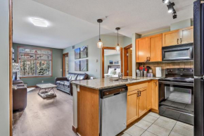 Inviting Rocky Mountain HOT TUB in Top Rated Condo managed by Little Sister Getaways